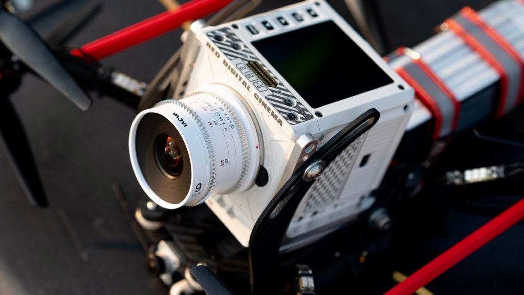 RED Komodo Stormtrooper associé à l'objectif Venus Optics Laowa 9mm T2.9 Zero-D Cine