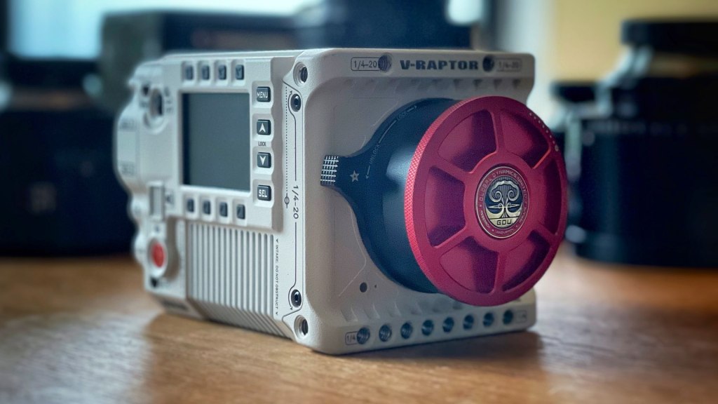 « V » pour Velocity : réflexions sur le nouvel appareil photo grand format 8K de RED.  Image : Zack Snyder