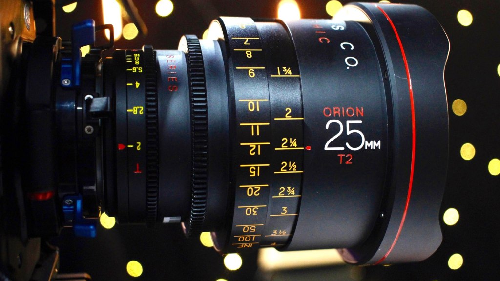 Le 25 mm T2 Orion Series 2X Anamorphic Prime.  Crédit image : YMcinema Magazine