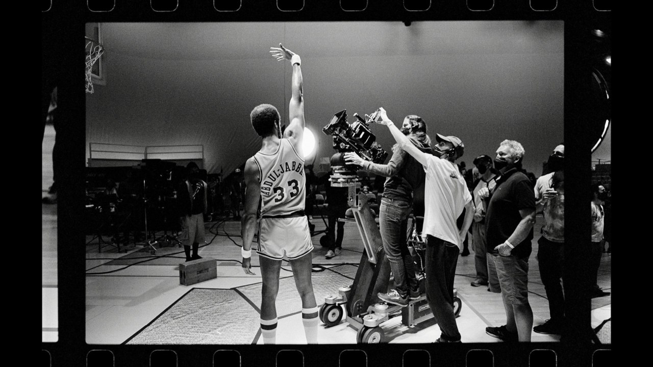 Dans les coulisses de Winning Time: The Rise of the Lakers Dynasty.  Photo : Panavision